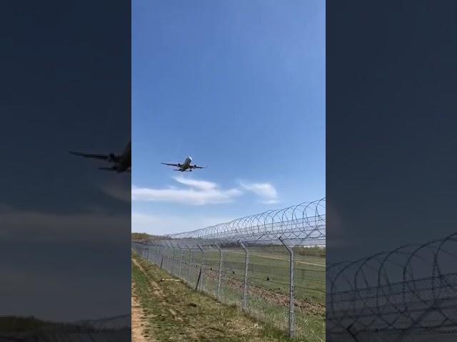 Посадка самолета А320 в Аэропорт Кольцово, видео 2023 года.