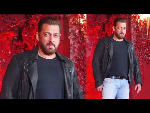 Salman Khan MACHO Entry At Karan Johar 50th Birthday Bash