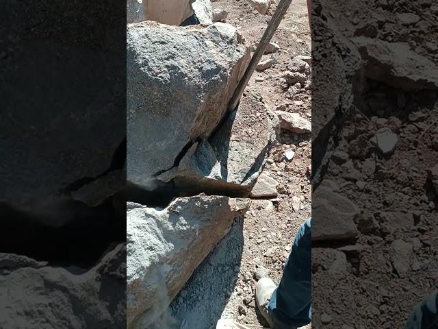Дробим камни ломом .Алматы . Против ЛОМА нет приема , если нет другого лома