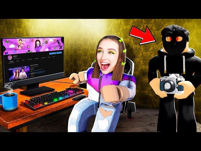 БЕЗУМНЫЙ ФАНАТ СЛЕДИТ за МНОЙ в ROBLOX !  YouTuber Experience Роблокс