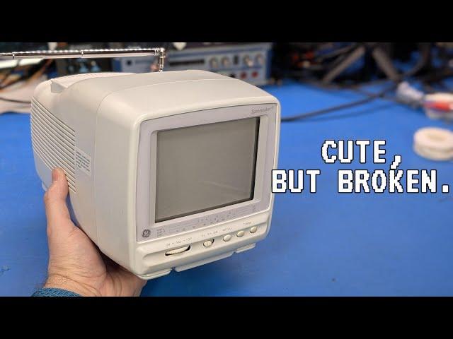 It's a cute but broken: The GE Spacemaker 5" color TV