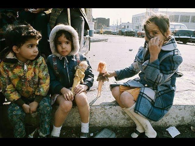 28 Fascinating Photos of NYC Street Life in the 1970s