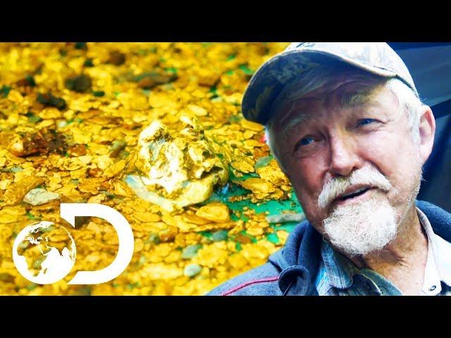 The Crew Finds A Nugget Trap Full Of Gold! | Gold Rush: White Water