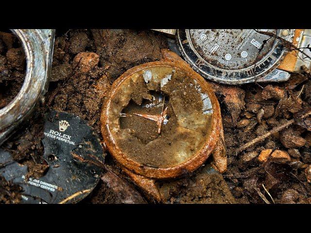 Fully restoration old rusty antique watch made in 1972