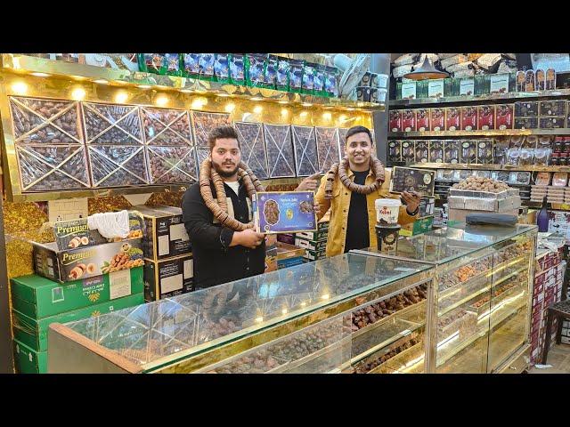 Khajoor hi khajoor| Wholesale Market of Dry Fruits| Customised Wedding Gift Boxes