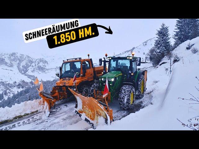 ️Plowing Fresh snow in the Alps at 1850m️Unimog U400 | John Deere #asmr @AgrarvideosLipperhof