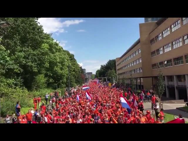 van Links naar Rechts tijdens Vrouwenvoetbal bij Oranjefans.nl