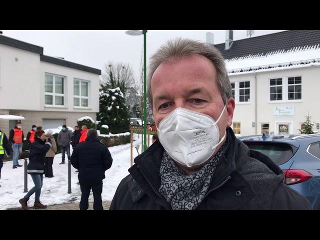 Bürgermeister Rüdiger Gennies u. Wastl Roth-Sefrid vom Naturpark Bergisches Land zur Pistensperrung