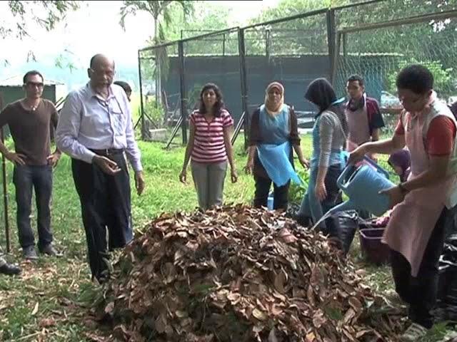 Heap Composting / Pile Composting with Prof Sultan at Universiti Sains Malaysia USM