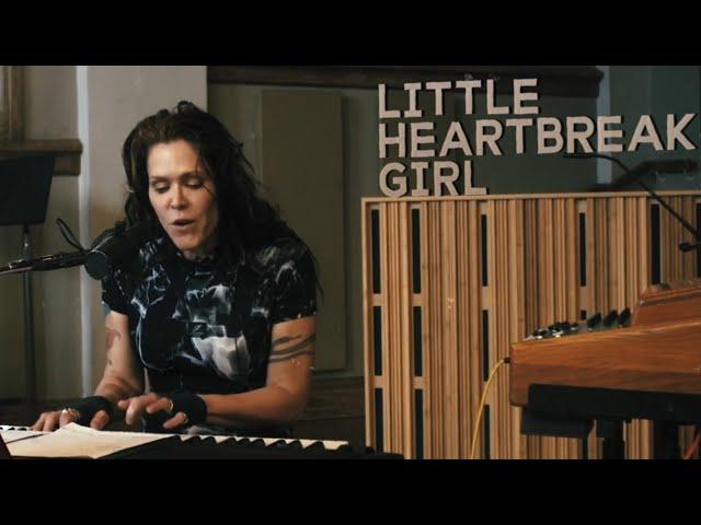 Beth Hart - Little Heartbreak Girl (Official Music Video)