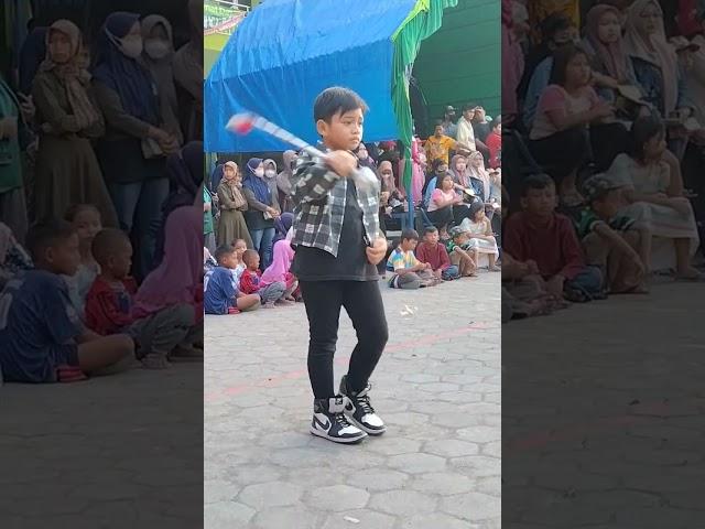 pemain tongkat cilik ni boss fullhttps://youtu.be/0FmNVNNQmwQ