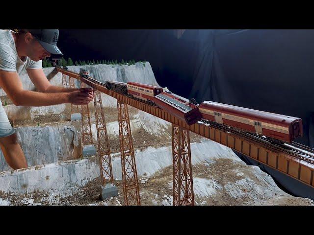 Making of a miniature train collision on a 10m long railway bridge like Under Siege 2 movie. HO 1:87