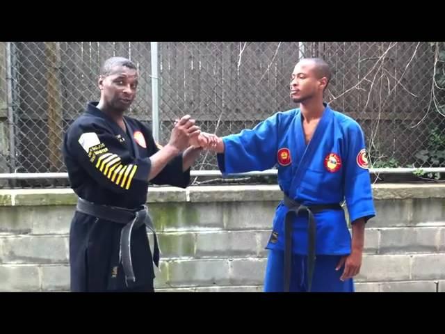 Sensei Mo teaches "Finger Lock"