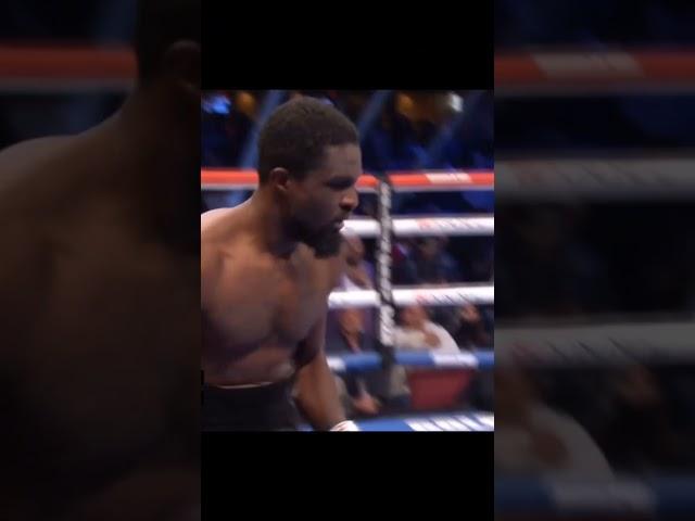 Ismael Barroso Dominates O'Hara Davies! #boxingcombo