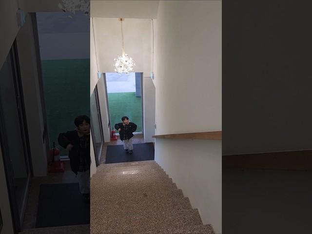 올라가 #계단#오르막길