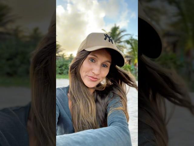 Соскучились по прохладе, хочется одеть теплую одежду, надоели шлёпки