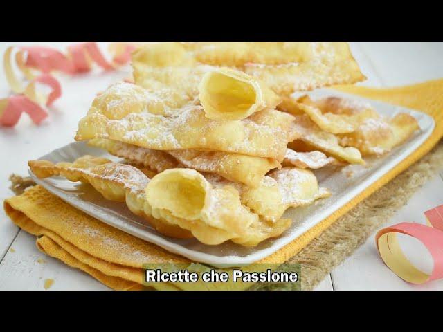 Chiacchiere di carnevale croccanti e bollose non unte - Ricette che Passione