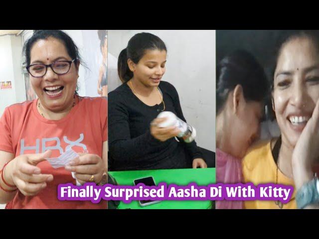 Finally Surprised Aasha Di With Kitty️#dailyvlog#familyvlog#kittyvideo