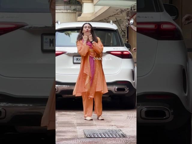 Karisma Kapoor At Her Office For Lakshmi Pooja  | #shorts #diwali #bollywood