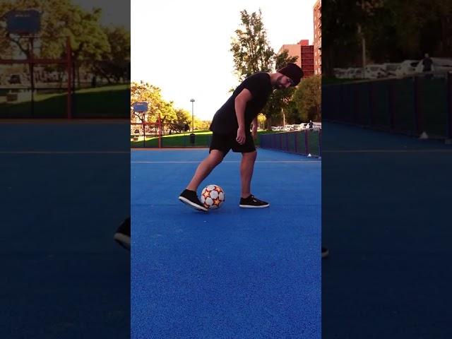 Easy Beginner Flick Up Tutorial - Football Freestyle