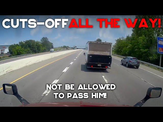 AMERICAN TRUCK DRIVERS DASH CAMERAS | Pickup Driver Falling a Sleep, Truck Almost HeadOn Crash! #194