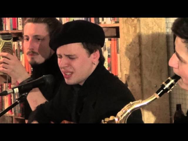 Василий Михайлов (О Никто) исполняет свою первую песню