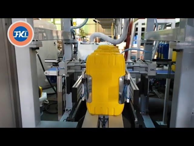 Blow Moulding Machine-Continuous Extrusion-3-Layer Co-Extrustion  for 20~25 liter Jerrycan