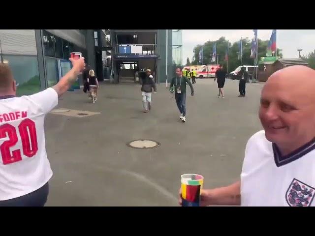 Euro 2024 - English "fans" left before Jude Bellingham scored 1-1 against Slovakia.