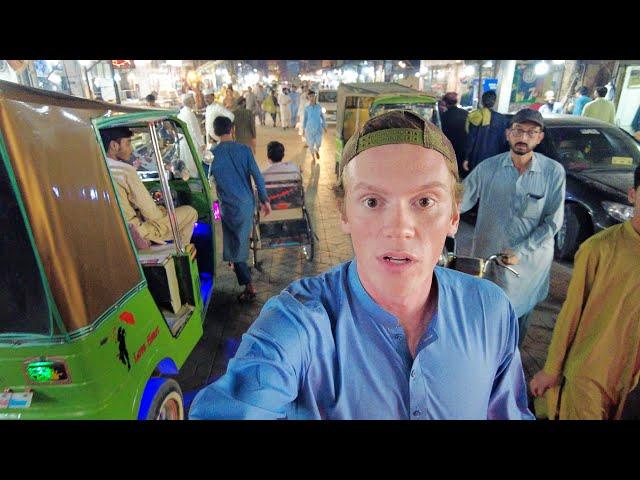 Pakistan After Dark: Exploring the Streets Solo