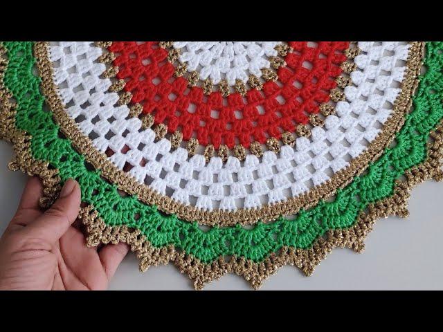 Create a JAW-DROPPING Crochet Christmas Table with Round Placemats!