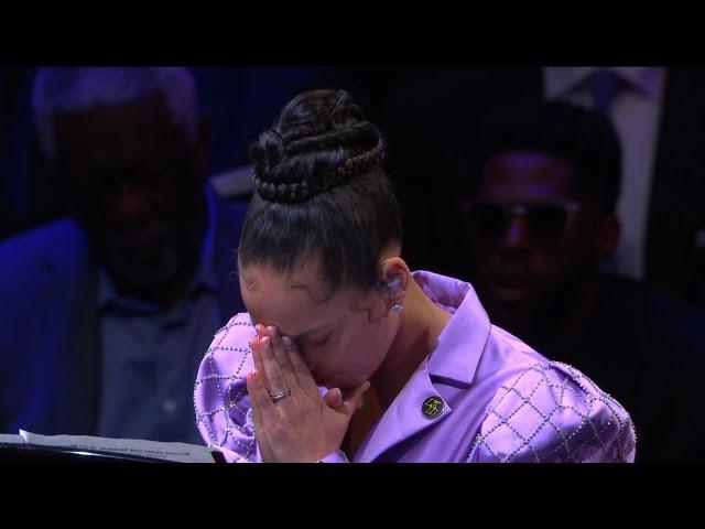 Alicia Keys performing Beethoven's "Moonlight Sonata" in honor of Kobe Bryant