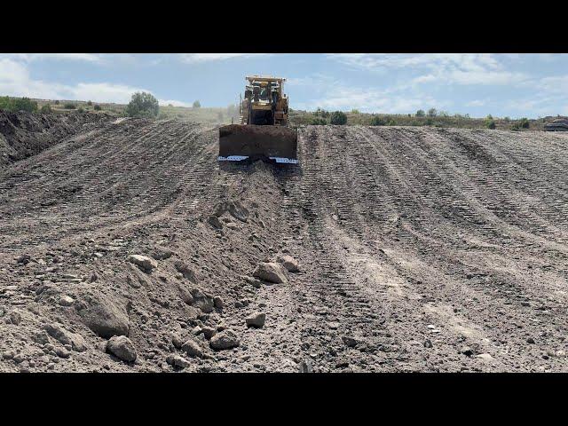 Skillful Operator Working With Caterpillar D9T Bulldozer - 4k