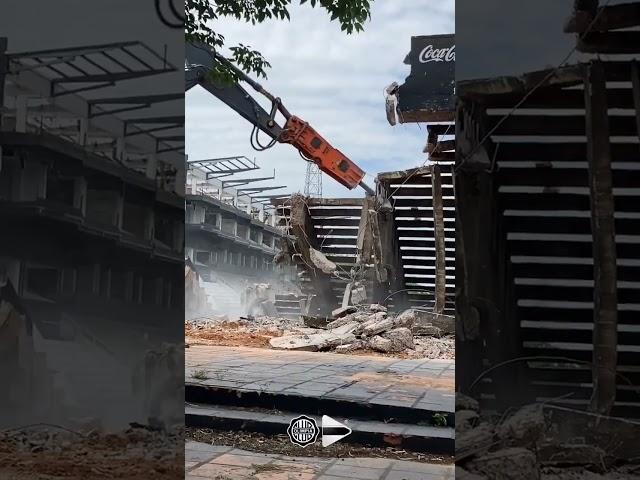 Comenzaron los trabajos de demolición en #olimpia estadio ueno ODD