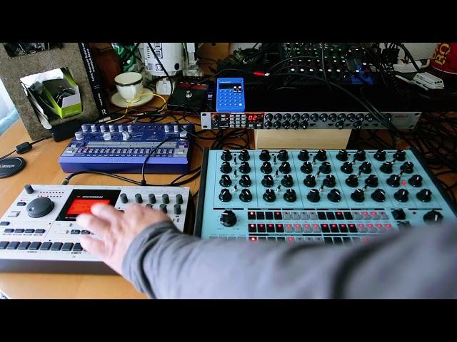 Electro Drum Off (PO32 vs RD6 vs Machinedrum vs Drumstation vs Perkons)