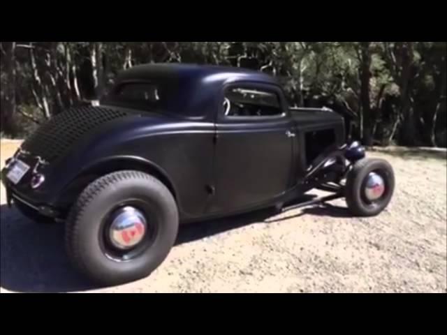 Legendary Lars 1934 Ford Running engine