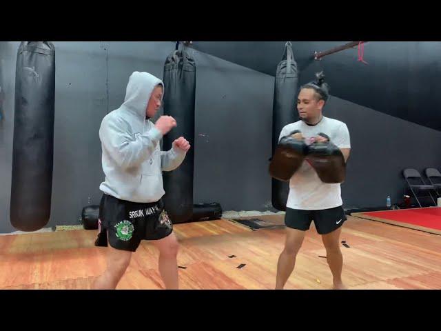 Pads work drills @Master Saohin-Srisuk Muay Thai.