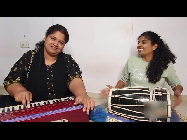 CHALAT MUSAFIR MOH LIYO RE ..... harmonium and dholak instrumental