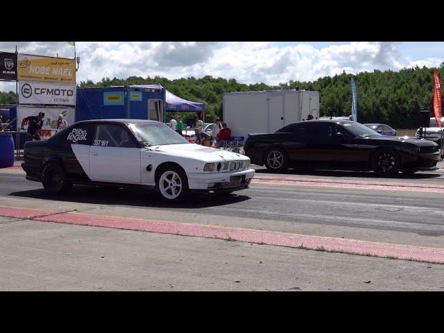 Dodge Challenger SRT 392 vs BMW 525i E34 Coupe 2.5T 1/4 mile drag race