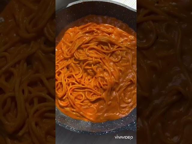 Domates soslu spagetti #yemektarifleri #soslumakarna#spaghetti