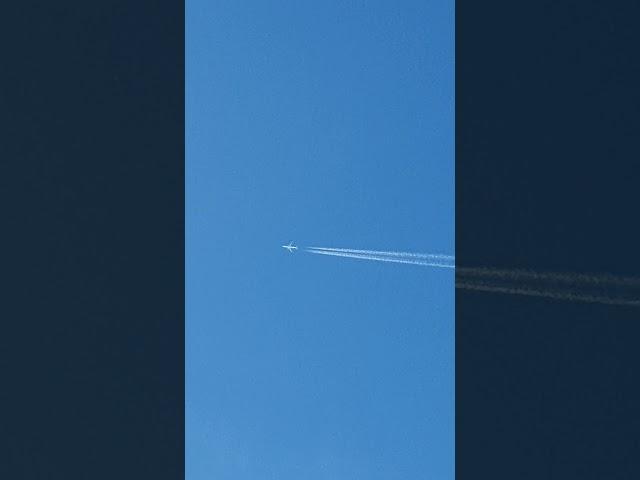 Qatar Airways Boeing 777-300ER from JFK to Doha passing over London