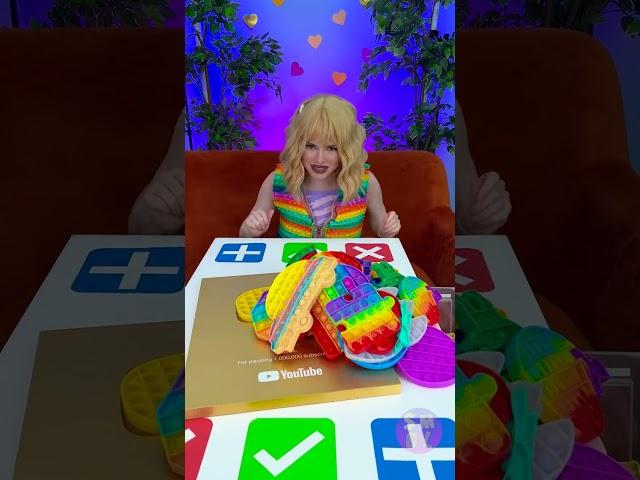 Pop It Gilet! More Pop Its! || Fun and Crazy DIT Fidget Trading Toy Game Ideas #shorts