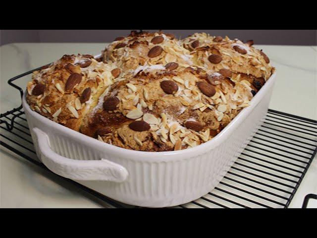 Rich aromatic pie with almond fudge 