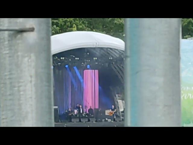 Suede soundcheck Dublin trinity college 2/7/24 - She's in fashion