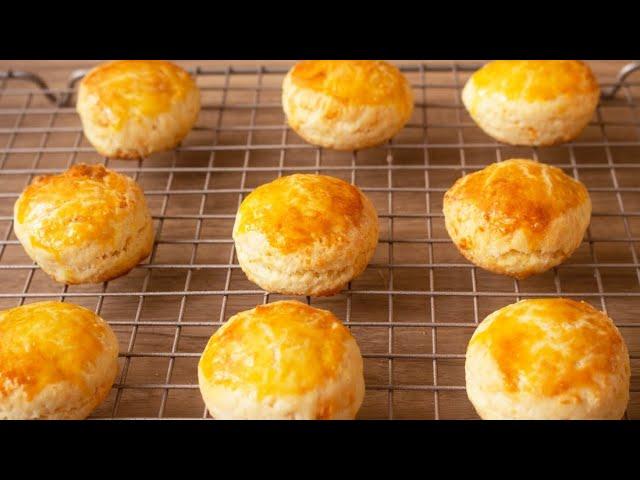 salted egg yolk cheese scone | 攪拌就能做 咸蛋黃芝士司康|塩漬け卵黄とチーズのスコーン