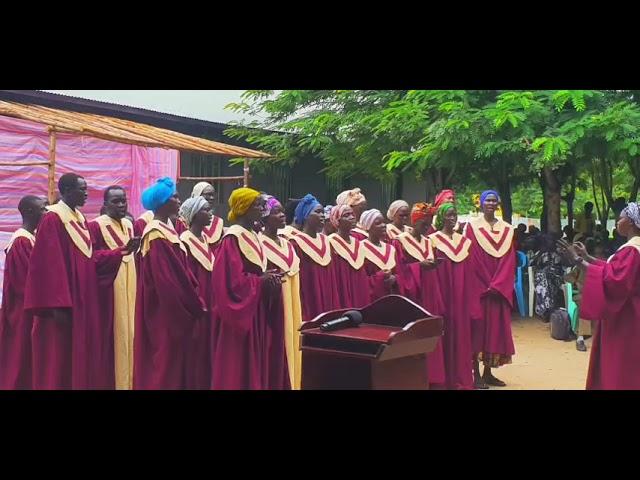 God First Academy Choir||ɛn wi̲i̲ muɔ̲n ɛmɛ cää ti̲i̲ ŋuan ŋɔa̲a̲n.