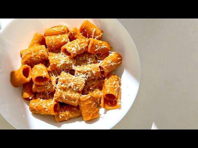 Easy Roasted Red Pepper Pasta, cheesy and creamiest ever! Lazy dinner ideas