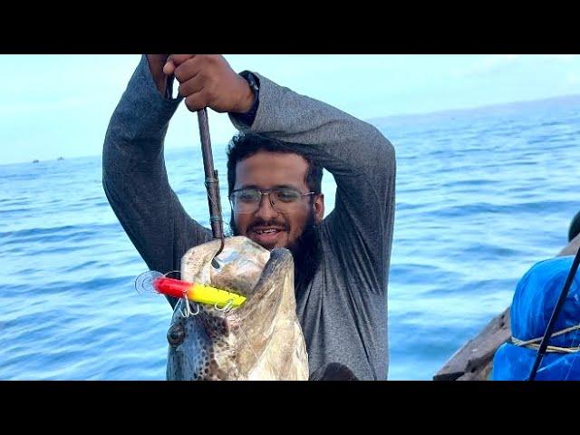 Huge Monster Grouper caught on trolling from jaigad  boat fishing #groupers #fishingtechniques