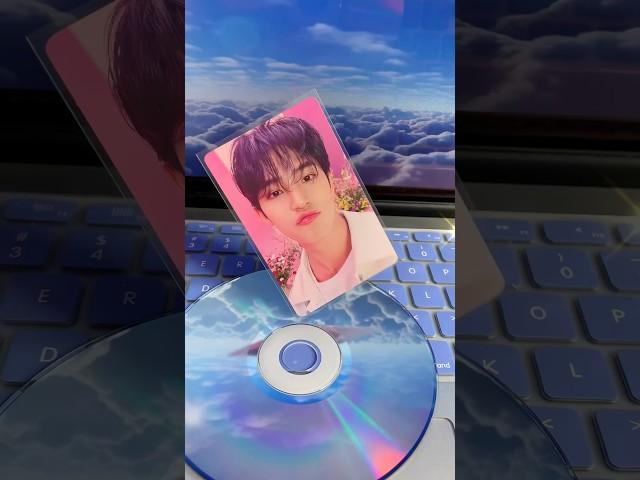 i love this k-pop photocard trend!  #kpop #kpopphotocard #mingyu #svt #svtcarat #kpopcollector