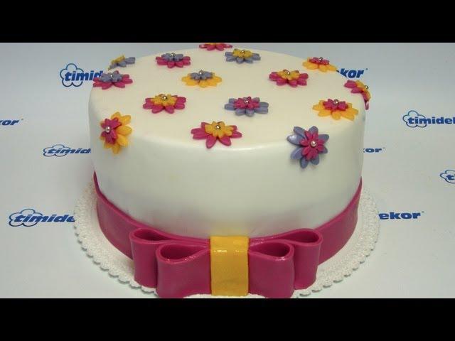 Simple cake bow tutorial (Jednoduchá mašle na boku dortu)