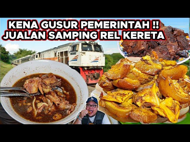 KENA GUSUR!! TERPAKSA PINDAH DI SAMPING REL KERETA API SENEN..